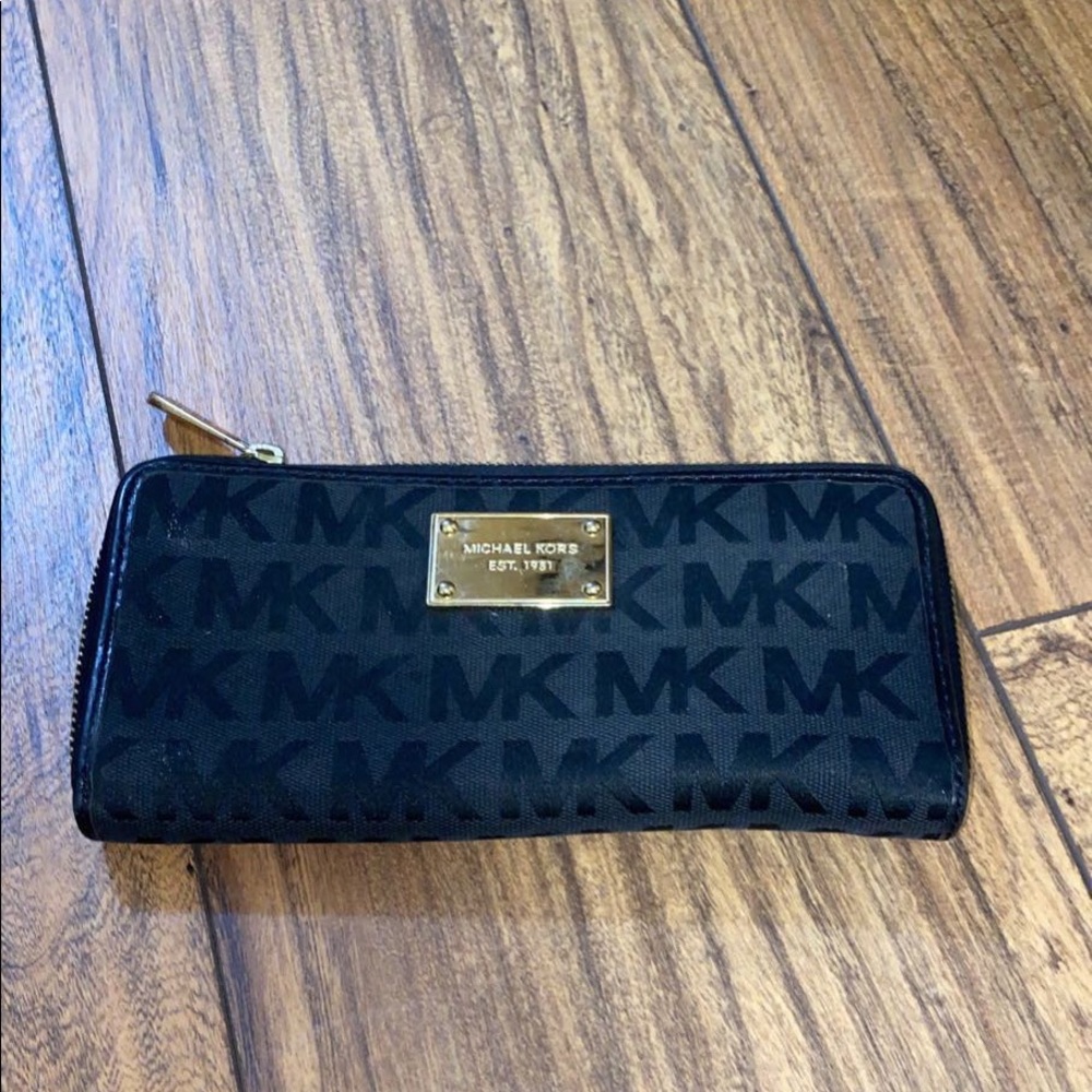 Michael Kors wallet